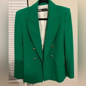 Never worn excellent condi